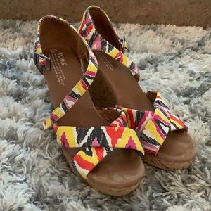 TOMS wedge sandal 10